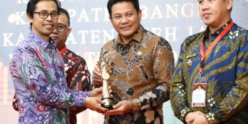 Pemkab Sidoarjo Raih Penghargaan  Kabupaten Sangat Inovatif Dari Mendagri