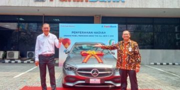 Nasabah PaninBank Surabaya Menangkan Hadiah Panin Super Bonanza Mercedes-Benz The All New C 200