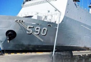 Respon Cuaca Buruk dan Keluhan Warga, Bupati Gresik Kirim Kapal Perang Layari Bawean