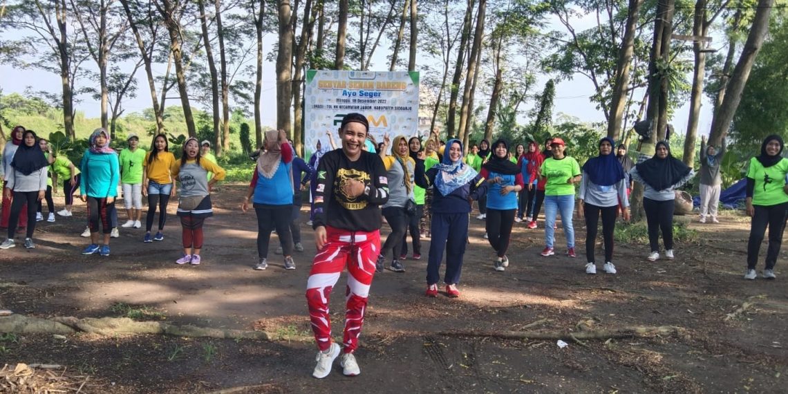 Tingkatkan Derajat Kesehatan, POM Ajak Ibu-ibu Senam Aerobik di Eks Tol Jabon Setiap Minggu Pagi