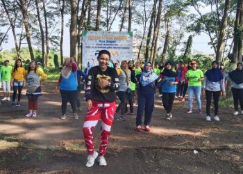 Tingkatkan Derajat Kesehatan, POM Ajak Ibu-ibu Senam Aerobik di Eks Tol Jabon Setiap Minggu Pagi