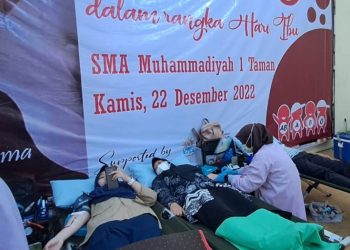 SMA Muhammadiyah 1 Taman Sidoarjo Fasilitasi Siswanya Donor Darah