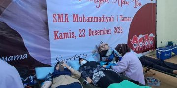 SMA Muhammadiyah 1 Taman Sidoarjo Fasilitasi Siswanya Donor Darah