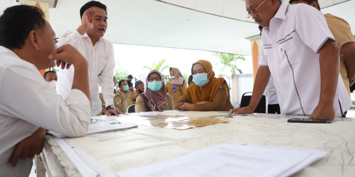 Terima Pengaduan Status Tanah, Wawali Armuji Gelar Koordinasi di Lapangan