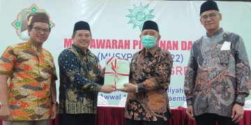 BPN Serahkan 16 Sertifikat Tanah Milik Muhammadiyah, Inginkan Gresik Punya Kampus Megah untuk Kawasan Pantura