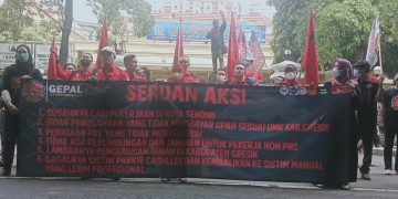 Demo DPRD dan Bupati Gresik, Gepal Anggap Pemerintah Belum Pro-Rakyat