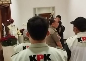 Buntut OTT Wakil Ketua DPRD Jatim, KPK Geledah Ruang Gubernur, Wakil Gubernur, dan Sekdaprov Jatim