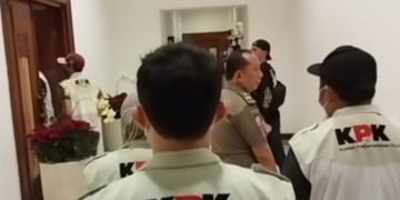 Buntut OTT Wakil Ketua DPRD Jatim, KPK Geledah Ruang Gubernur, Wakil Gubernur, dan Sekdaprov Jatim