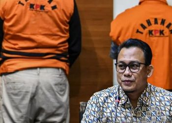 KPK Temukan Bukti Suap Usai Geledah Kantor Gubernur dan Wakil Gubernur Jatim