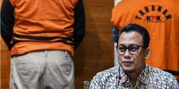 KPK Temukan Bukti Suap Usai Geledah Kantor Gubernur dan Wakil Gubernur Jatim