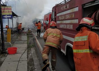 Puntung Rokok Ludeskan Lapak Tambal Ban dan Kios Bungah di Driyorejo