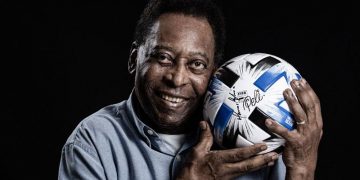 Sang Legenda Sepak Bola Dunia Pele Meninggal