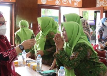 Tak Puas Turun 10%, Wabup Gresik Harapkan Organisasi Perempuan Tak Kendor Atasi Stunting