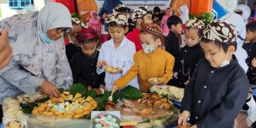 Peringati Harjasda ke 164 KB-TK Al Muslim Kenalkan Kearifan Lokal