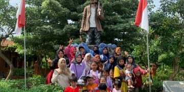 Sulap Lahan Gersang Jadi Rindang, Kebun Pak Inggih Raih Indonesia Award Magazine