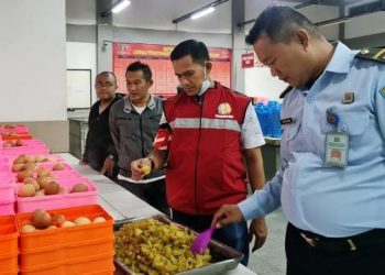 Plt Kalapas Narkotika Kelas IIA Pamekasan Cek Mamin untuk WBP