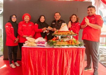 Ultah Megawati ke-76, Kader PDIP Surabaya Gelar Dapur Umum di 32 Titik