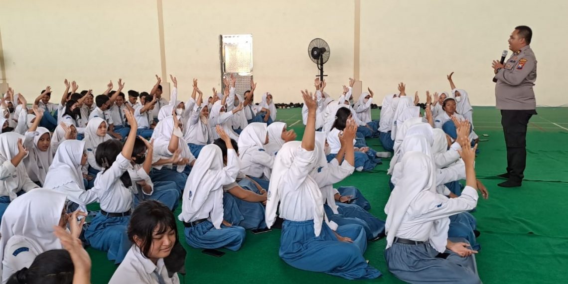 Polresta Sidoarjo Keliling SMA/SMK Jaring Calon Anggota Polisi Yang Berkualitas