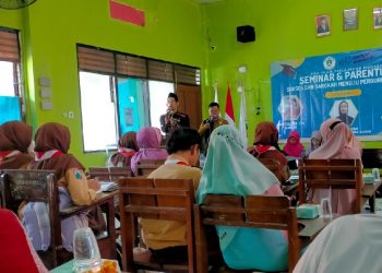 Hasil Seminar Di SMA Islam Parlaungan: Doa Ibu Antarkan Anak Jadi Sukses