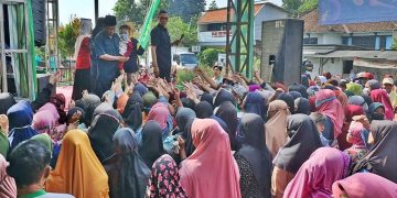 Ribuan Warga Berebut Beras Murah Dari YPM dan Sosial Ma’arif