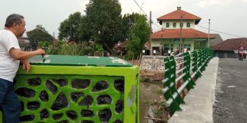 Dilapori Warga Terkait Buruknya Kualitas Pembangunan Jembatan Kraton – Kemangsen, Nizar Minta Dinas PU Tegur Kontraktor Penggarap
