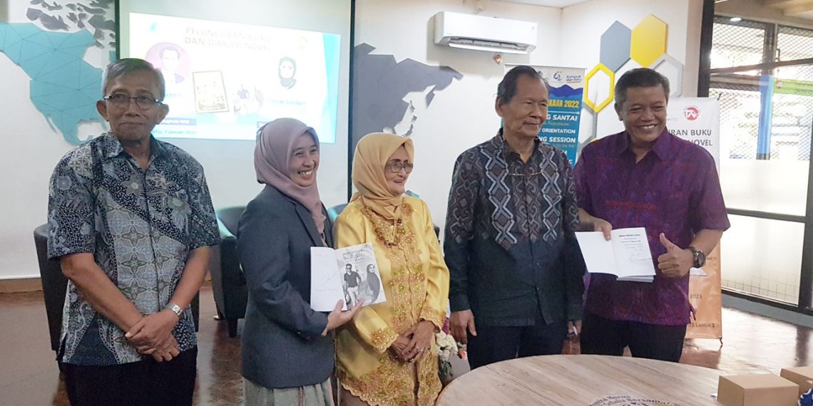 Peluncuran Novel di Kampus Teknik ITS
