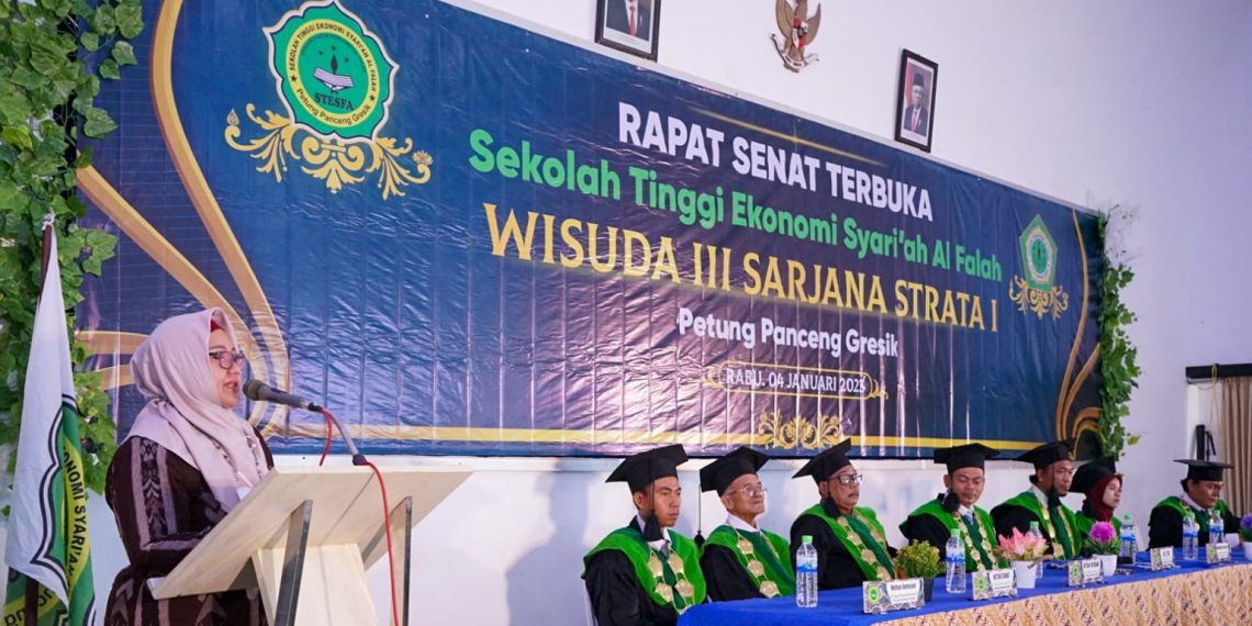 Hadiri Wisuda III STESFA, Bu Min Bakar Semangat Wisudawan untuk Jadi  Entrepreneur Muda