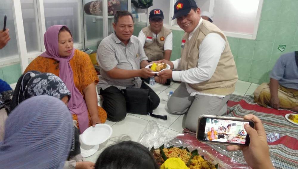 Tasyakuran Harjasda ke-164, BHS Potong Tumpeng dan Makan bersama dengan Pedagang Pasar Krian