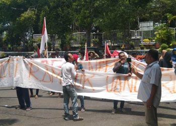 Tolak Penerapan e-Katalog, ARM dan Puskaptis Datangi Kantor DPU CKPP dan DPRD Banyuwangi