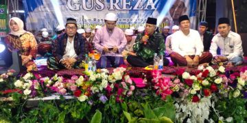 H Khulaim Junaidi Hadiri Pengajian Isra’ Mi’raj yang diisi Gus Reza dari Lirboyo