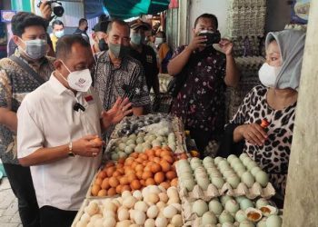 Pemkot Surabaya Operasi Pasar, Wawali Armuji : Upaya Kendalikan Inflasi