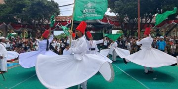 Tarian Sufi Sepanjang 2 KM Digagas Bupati Sangat Menghibur Warga Sidoarjo