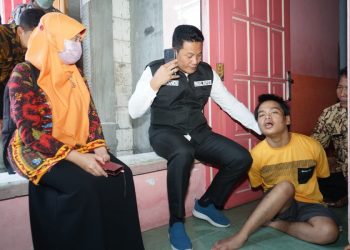 Wabup Subandi Berikan Solusi Remaja Difabel Yang Diikat Tangannya