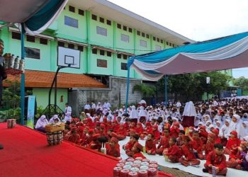 YPIT Insan Kamil Sidoarjo Lakukan Aksi Nyata Selamatkan Bumi