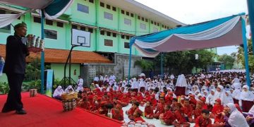 YPIT Insan Kamil Sidoarjo Lakukan Aksi Nyata Selamatkan Bumi