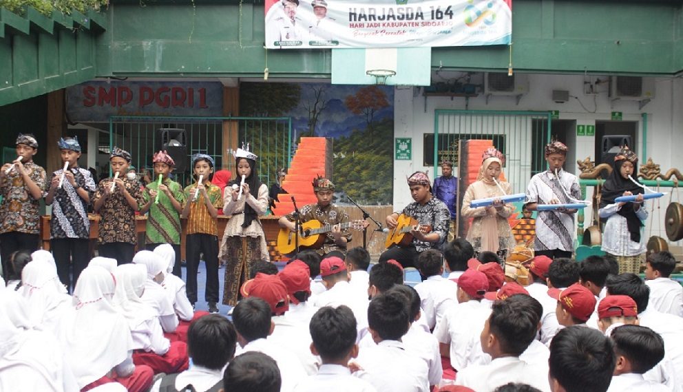 SMP PGRI 1 Buduran Peringati Harjasda ke 164 Dengan Gelar Pentas Seni
