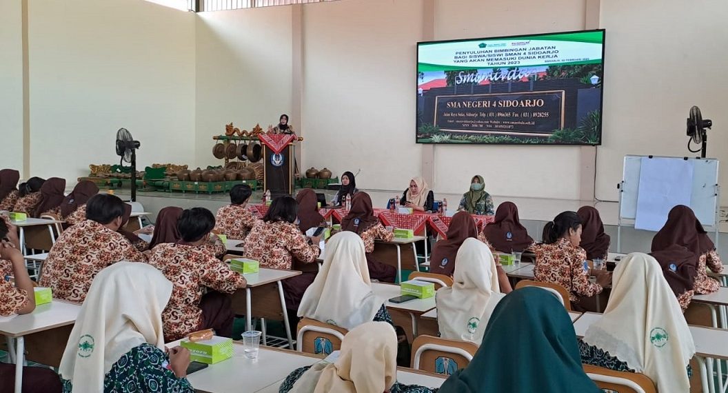 Disnaker Beri Penyuluhan Bimbingan Jabatan Siswa SMAN 4 Sidoarjo