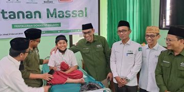 Peringati Satu Abad NU LAZISNU Gelar Khitanan Massal Di SMK Plus NU Sidoarjo