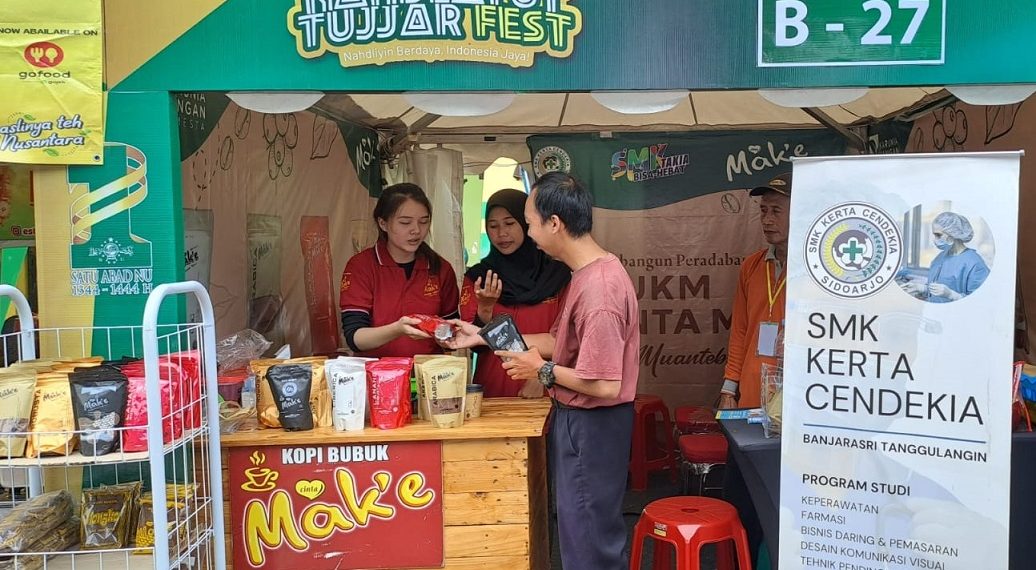 SMK Takia Fasilitasi Siswanya Gelar Stan Wirausaha di Bazar Satu Abad NU