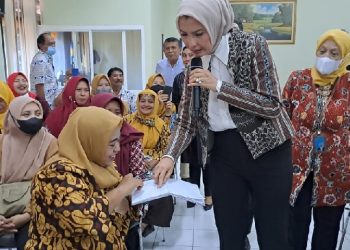 Arzeti Bilbina Ajak Perempuan Sidoarjo Mencegah Terjadinya Pernikahan Dini