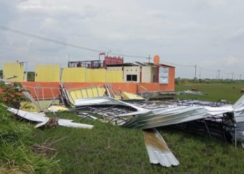 Diterjang Puting Beliung, Pujasera BUMDes Glagaharum Porak-poranda