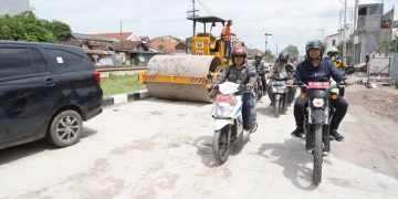 Bupati Pastikan  Proyek Frontage Road Ruas Delta Sari-Lingkar Timur Selesai Maret 2023