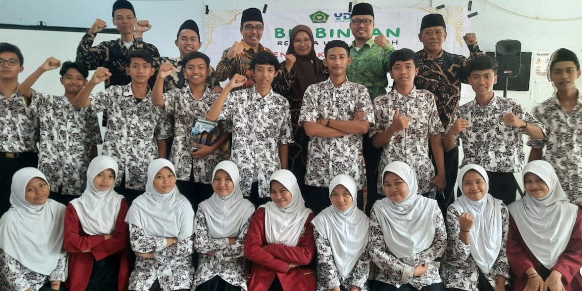 Bentuk Karakter Remaja Islami, KUA Kebomas Gelar BRUS