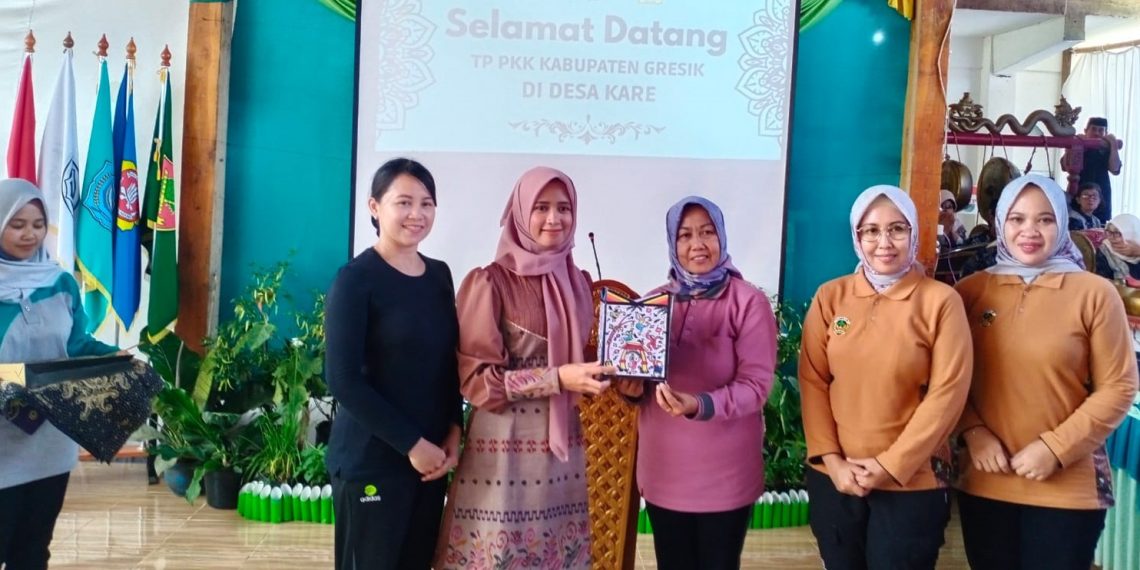 Kesemsem Prestasi, TP PKK Gresik Studi Banding ke Desa Kare, Madiun