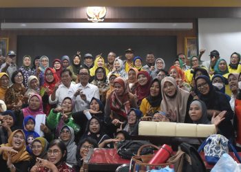 Lewat Program Tular Nalar, Dosen Komunikasi Surabaya Ajak 100 Lansia Pahami Keamanan Data Pribadi