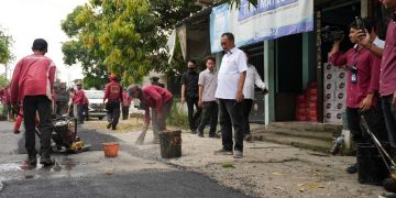 Wawali Armuji : Pemkot Surabaya Siagakan Satgas Perawatan Jalan Rusak