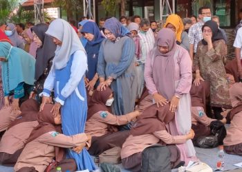 Tangis Haru Mewarnai Parenting SMKN 2 Buduran