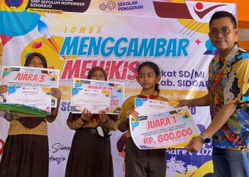 SMP Sepuluh Nopember Kenalkan Sekolahnya Melalui Lomba Menggambar