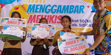 SMP Sepuluh Nopember Kenalkan Sekolahnya Melalui Lomba Menggambar