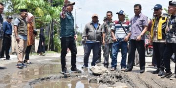 Bupati Sidak Jalan Rusak Parah Tarik-Mlirip Pastikan Dibeton Tahun 2023